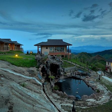 Dream World Resort Kundasang Экстерьер фото